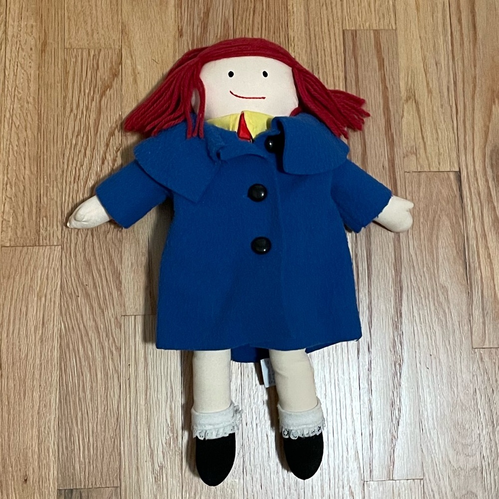 Classic Madeline Doll and Extra Outfit